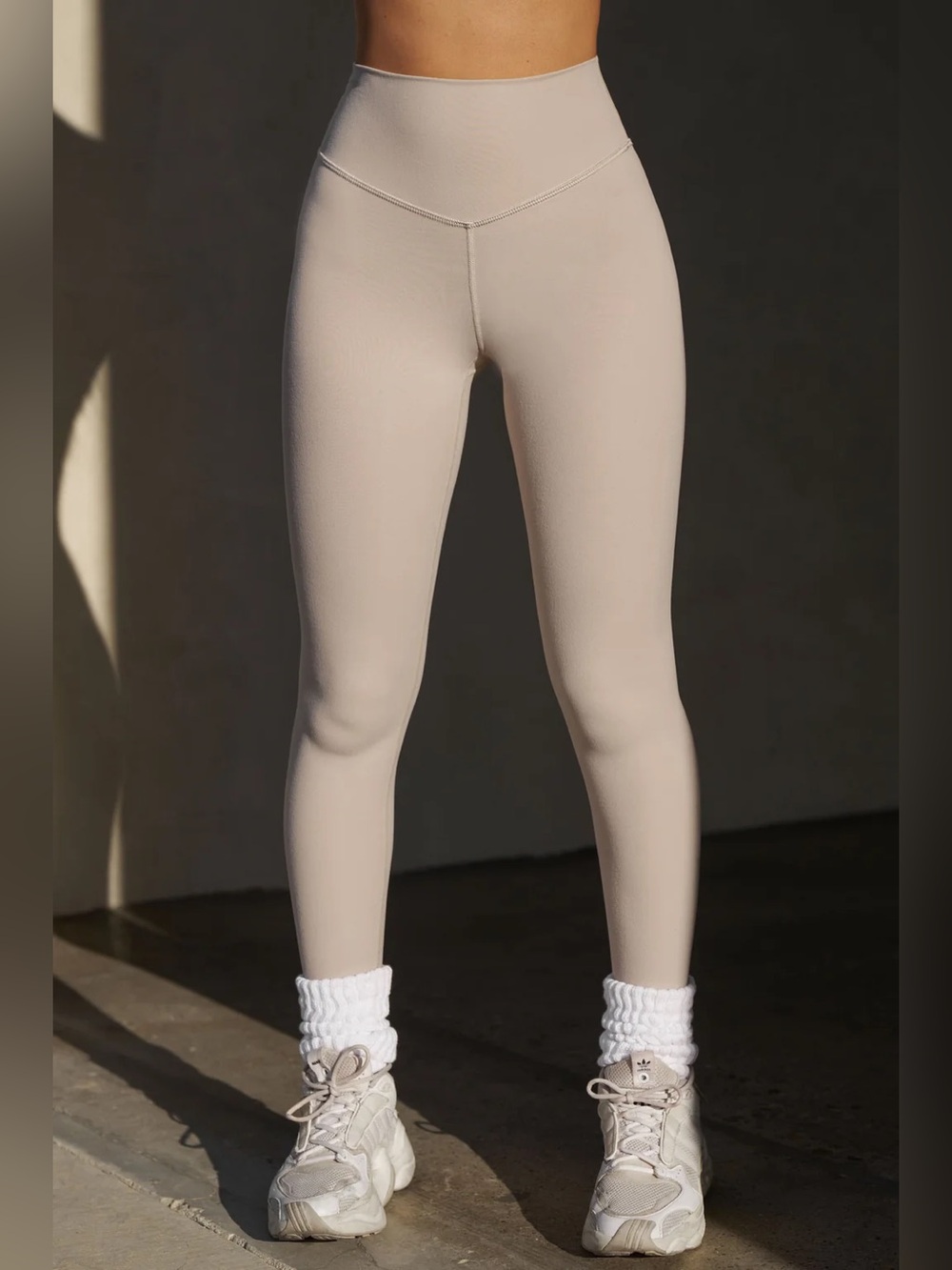 Joah Brown Beige High-Waist V-Seam Leggings